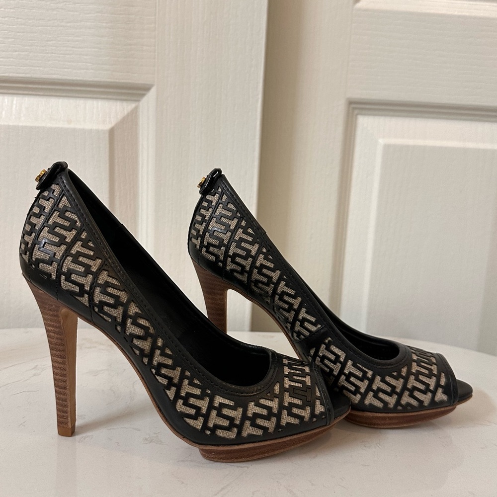 NWOT! Tory Burch Black/Beige Monogram Peep-Toe Pumps!!